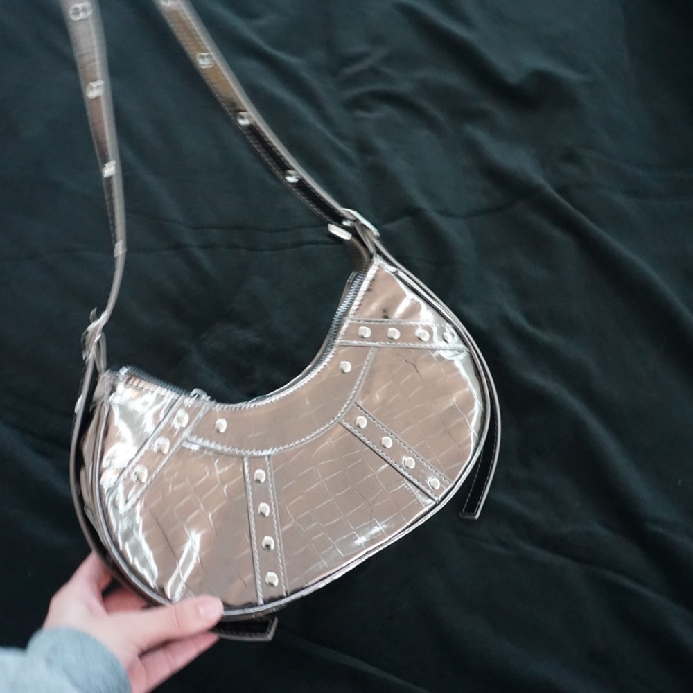 Purse - Picture 2 of 5